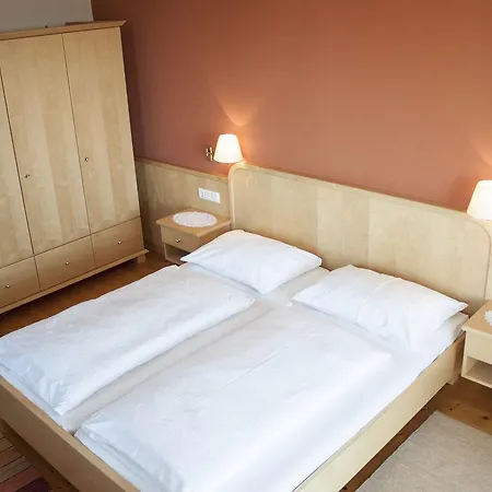 Bacchuskeller Eva Lambauer