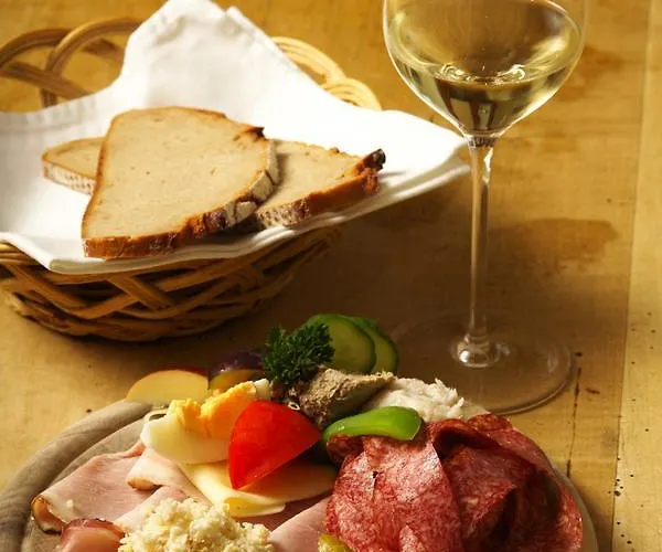 Bacchuskeller Eva Lambauer فندق *