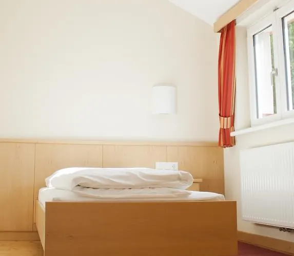 Bacchuskeller Eva Lambauer غامليتز